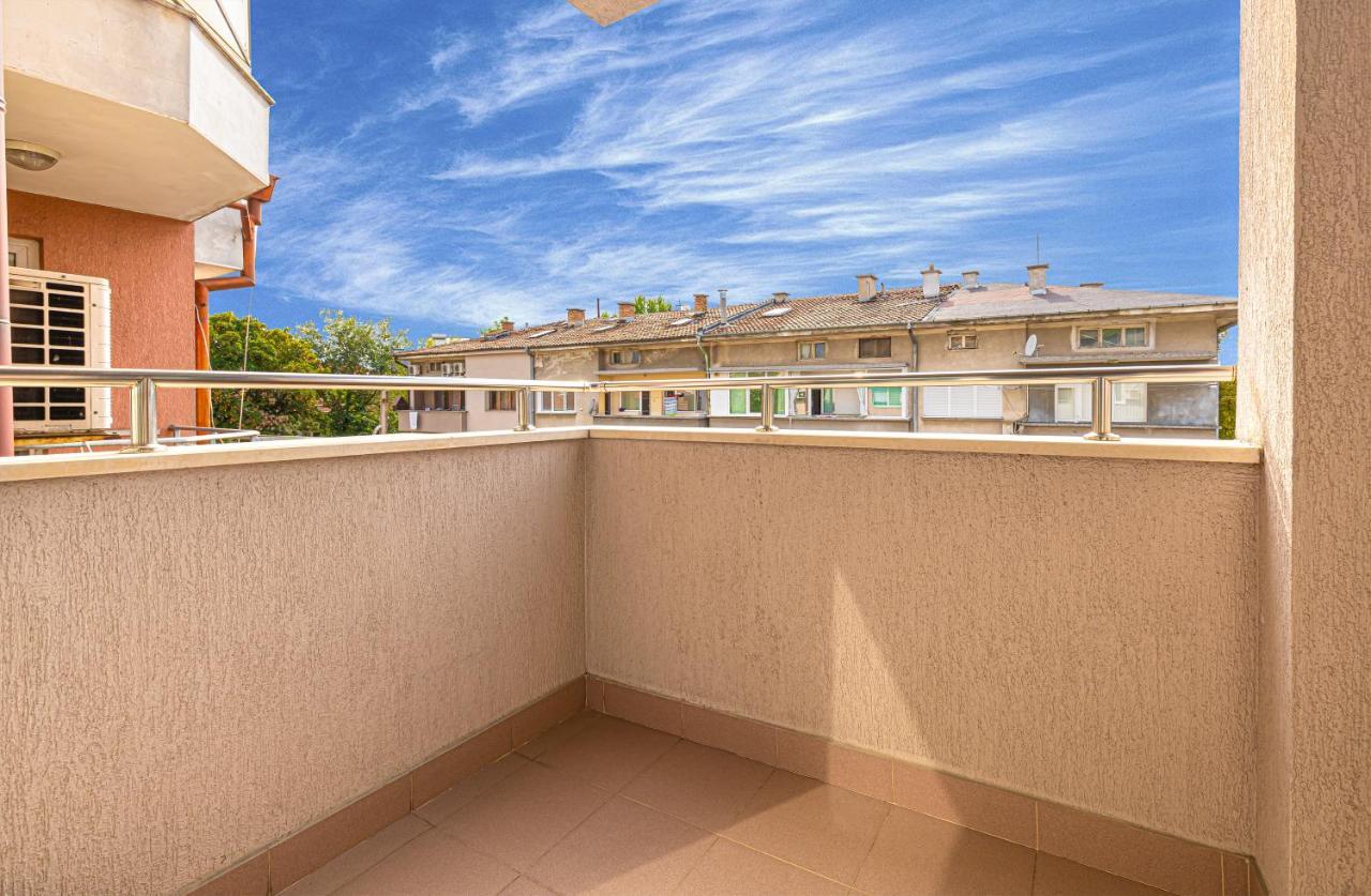 פלובדיב Modernly-Designed 1Bd Apartment With A Nice Terrace מראה חיצוני תמונה